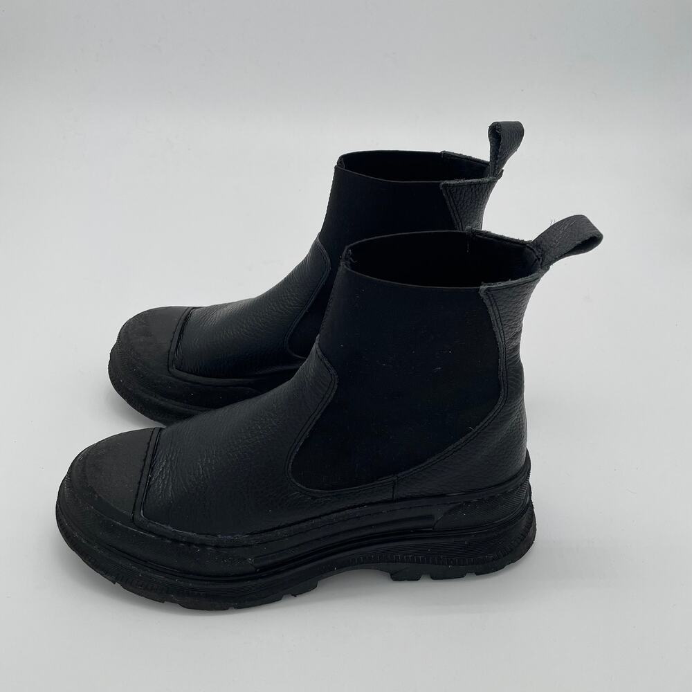 Intentionally Blank Women’s Court Lug Sole Platform Boot Black SZ 38 (US SZ 7)